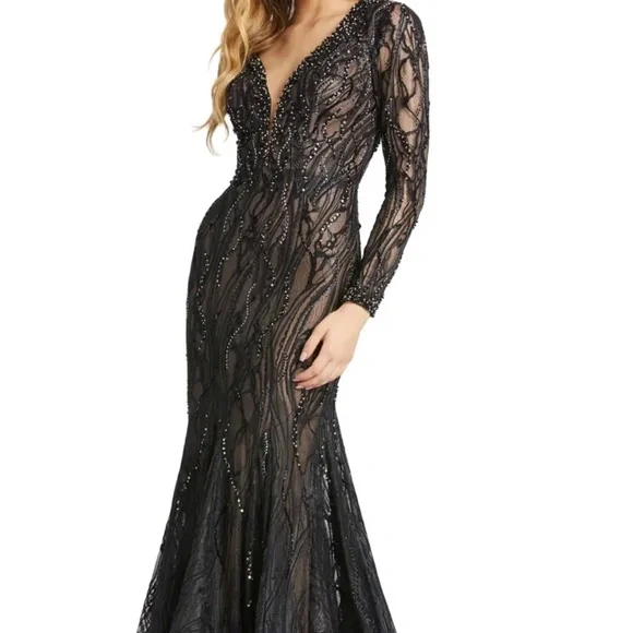 Mac Duggal Black Lace Evening Gown - Picture 4 of 13